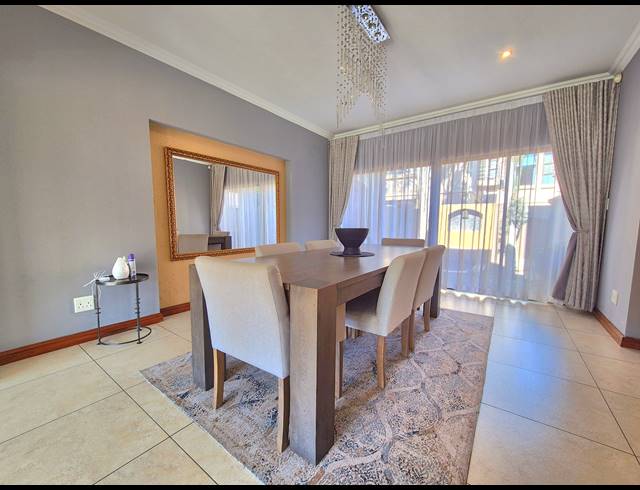 4 BEDROOM FREEHOLD FOR SALE IN SUNWARD PARK